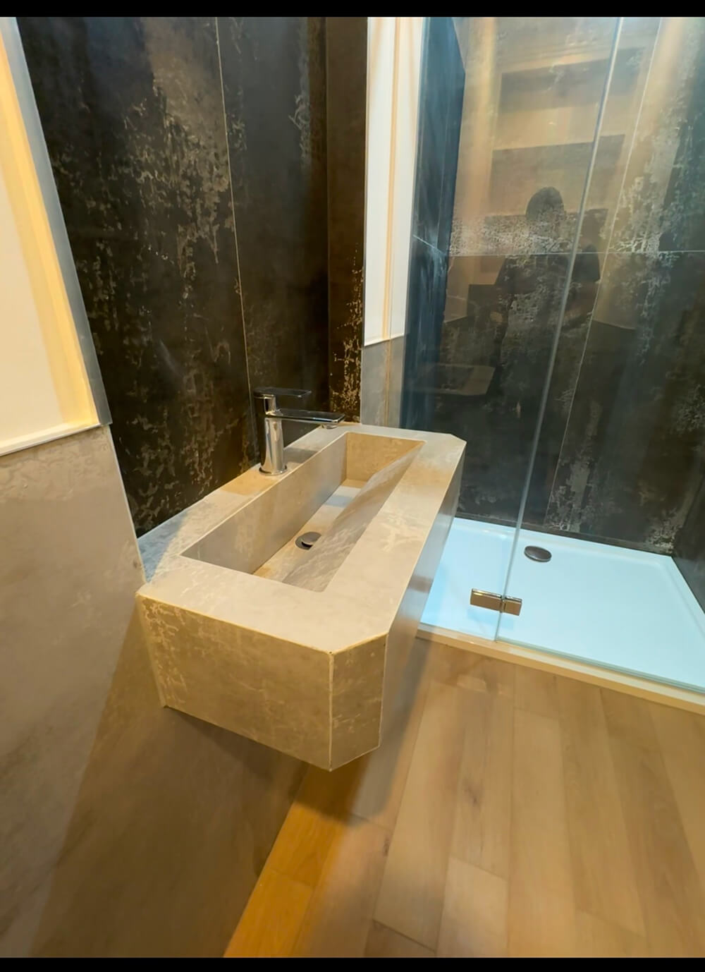 Porcelain sink 8